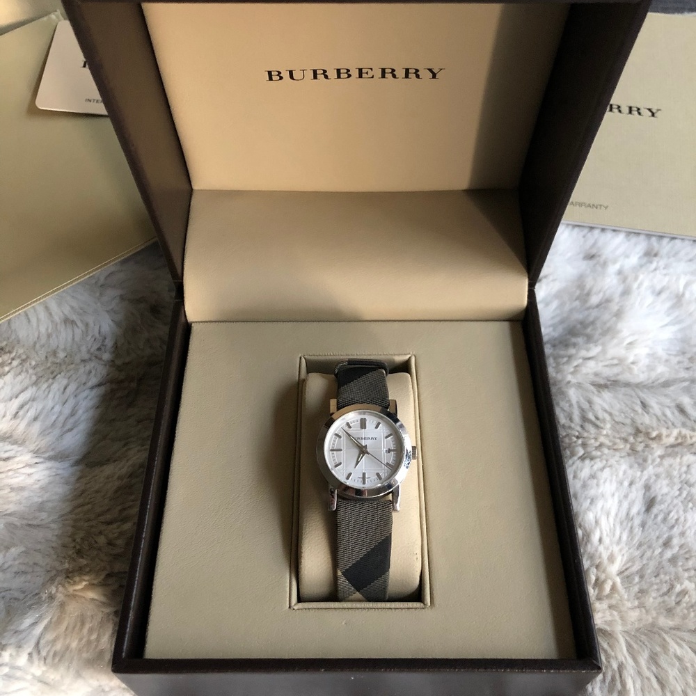 Burberry BU1386 Nova Check Silver Watch w/Box 28mm
